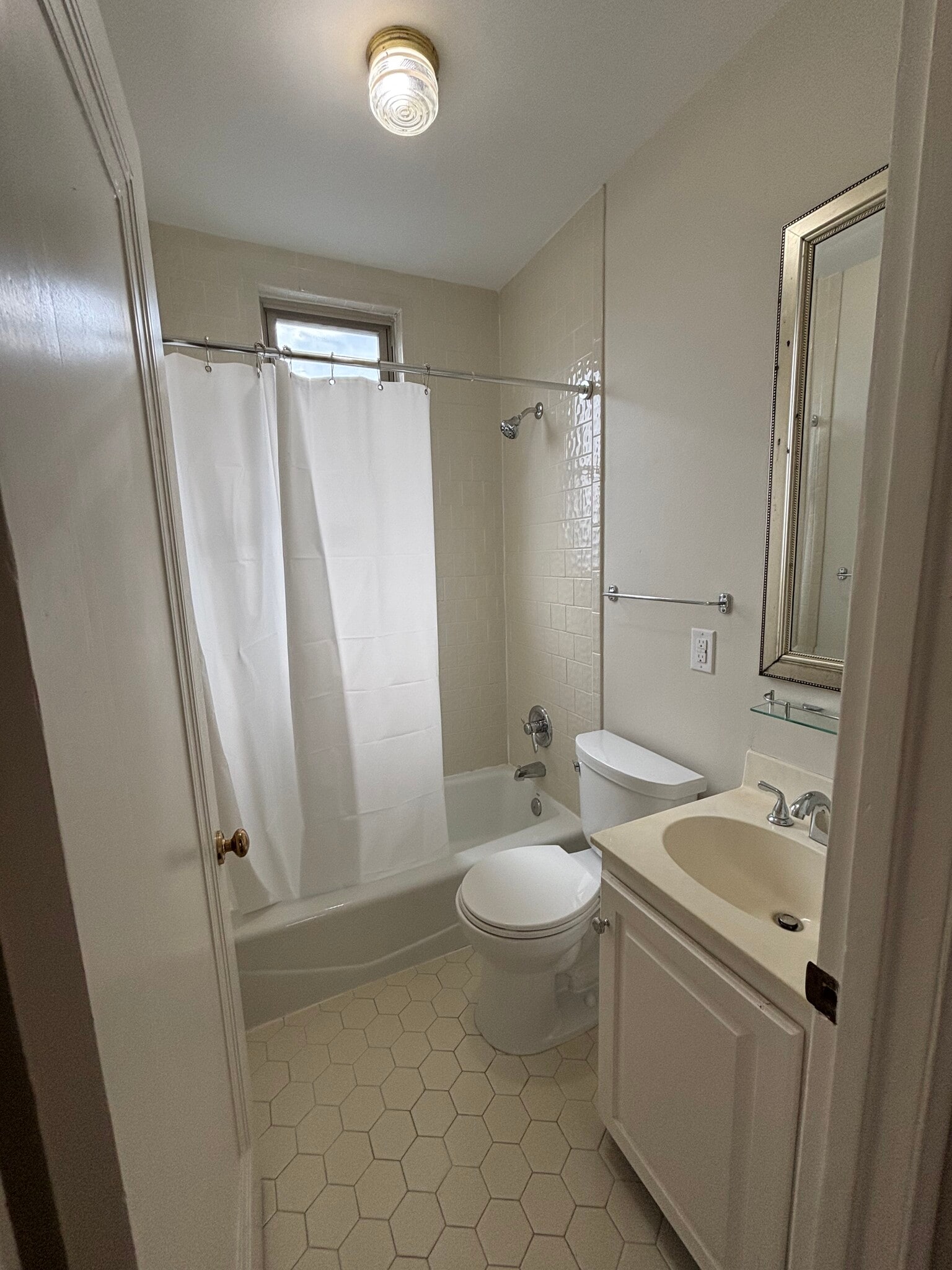 Building Photo - 2068 Walton Way