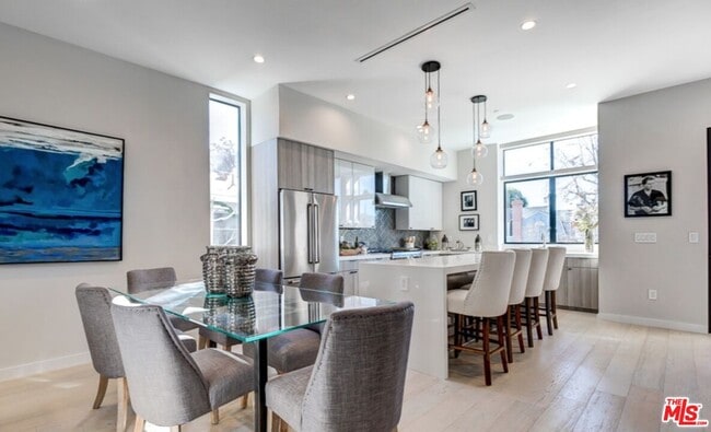 Building Photo - 4429 Tujunga Ave