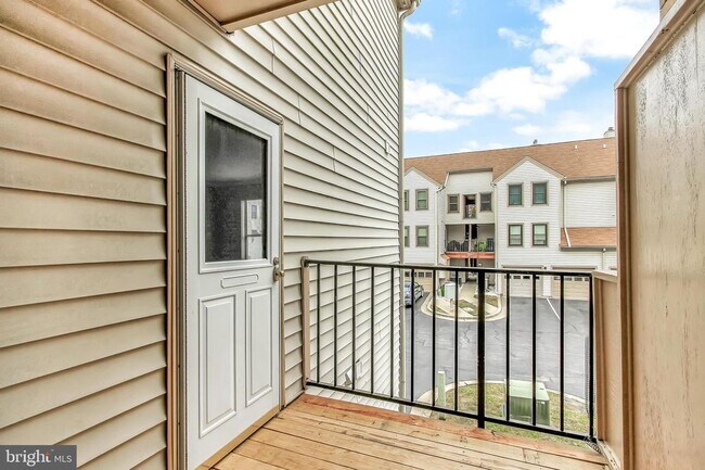 Building Photo - Gorgeous condo in Aspen Forest!