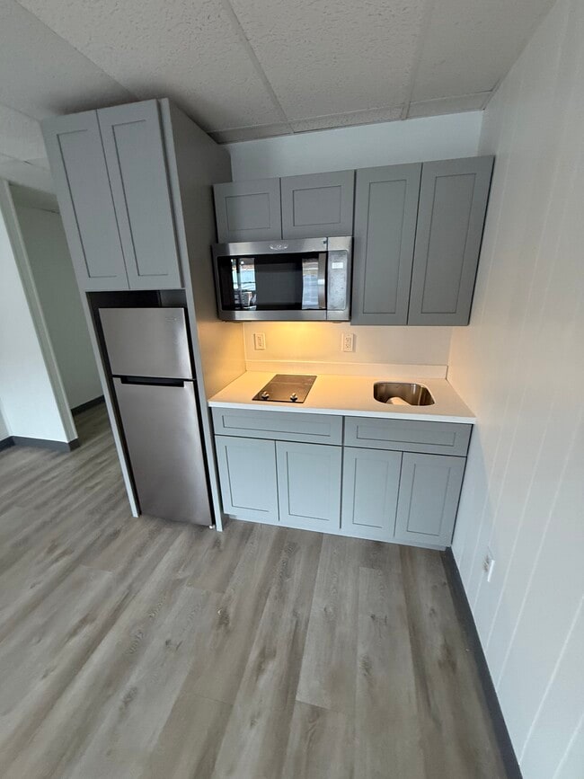 Building Photo - Woodsdale Apartments Holiday Island