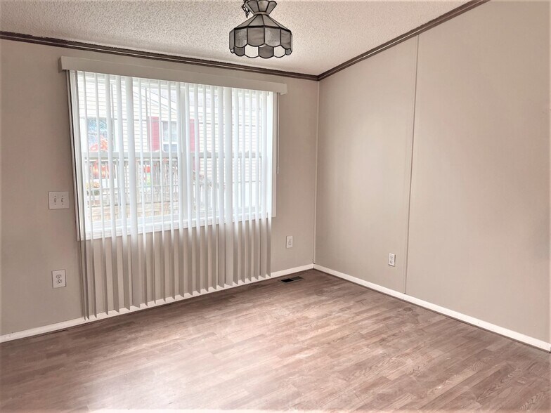 Building Photo - 288 Partridge Dr