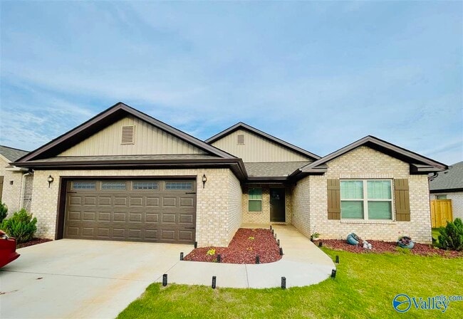 Primary Photo - 115 Edgestone Dr.