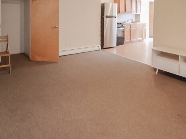 Building Photo - Large 1br with Fireplace