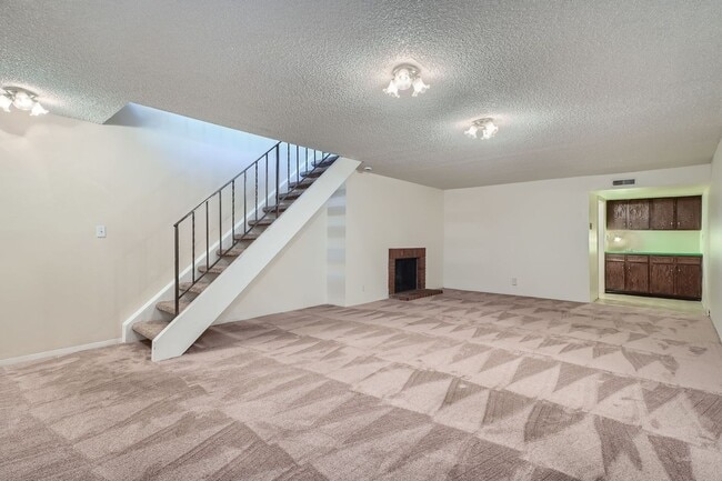 Building Photo - 4452 W Pondview Dr