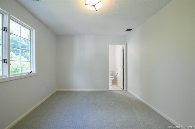 Building Photo - 14 Harold Rd