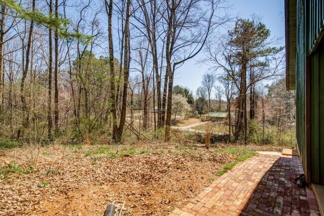 Building Photo - 42 Arminda St