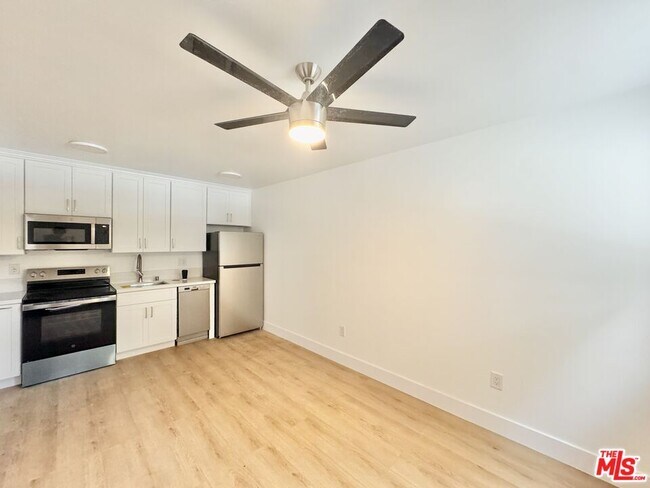 Building Photo - 3522 Bellevue Ave