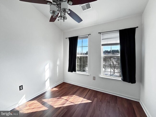 Building Photo - 13941 Bailiwick Terrace