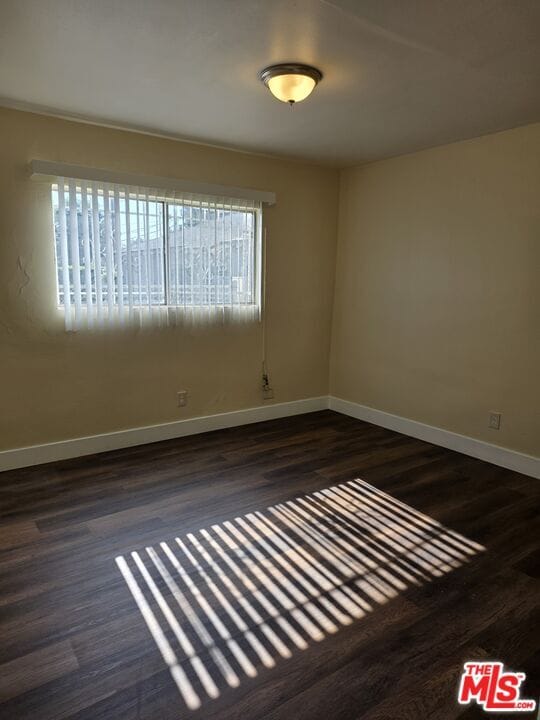 Building Photo - 754 E 84th Pl