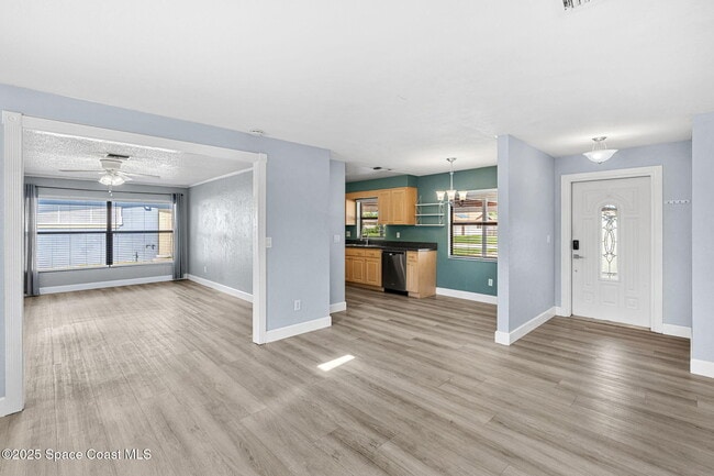 Building Photo - 1375 Crevalle Ave