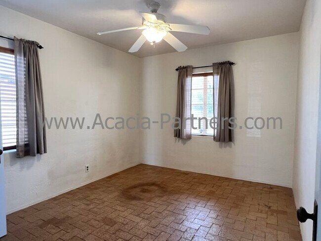 Building Photo - Spacious Two Bedroom