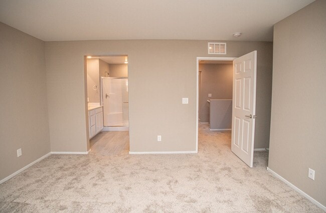 Building Photo - Great Townhome 3/2 in Santa Rosa Community in Summerlin!!!