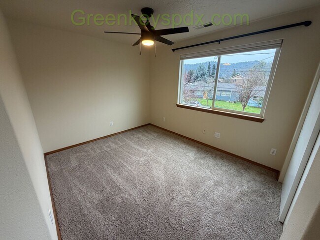 Building Photo - Charming 3-Bedroom/2.5-Bathroom House in the Cathedral Park Neighborhood of St. Johns