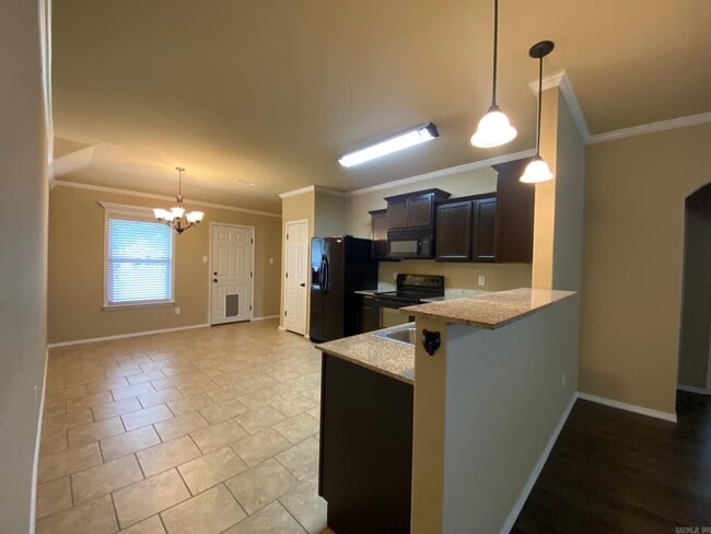 Building Photo - 2633 Chapel Creek Dr