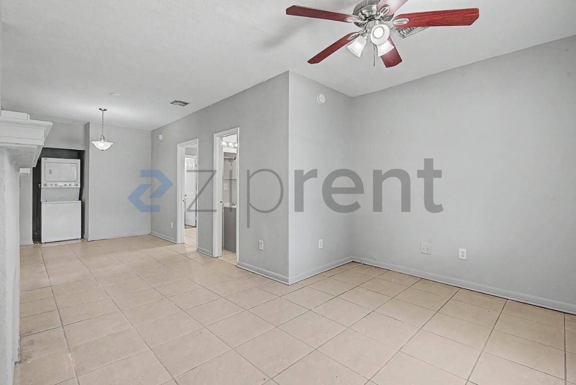 Building Photo - Unit
