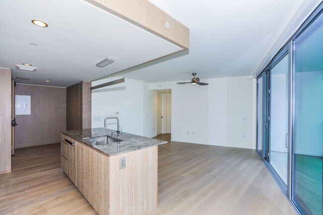 Building Photo - KOULA 2b2b1pkg Ready to Move In!