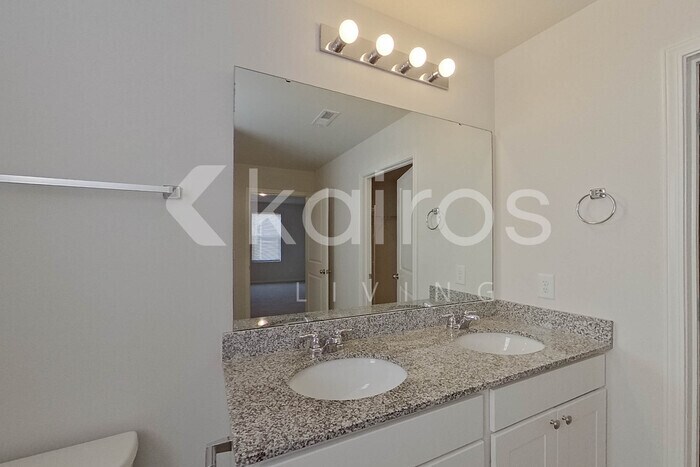 Building Photo - 2617 Provence Dr SE