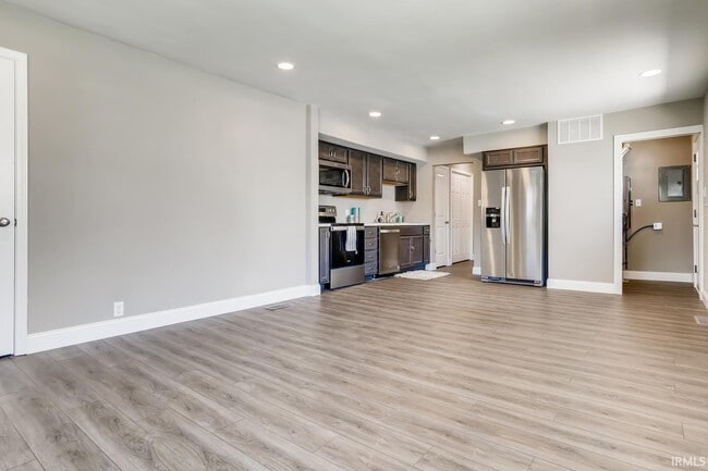 Building Photo - 2161 Washington Ave