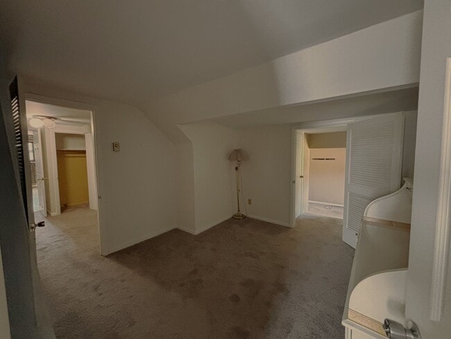 Building Photo - MOVE IN SPECIAL! 3-Bedroom Home in Parklan...