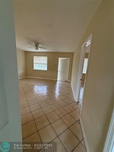 Building Photo - 2751 NW 14th Ct
