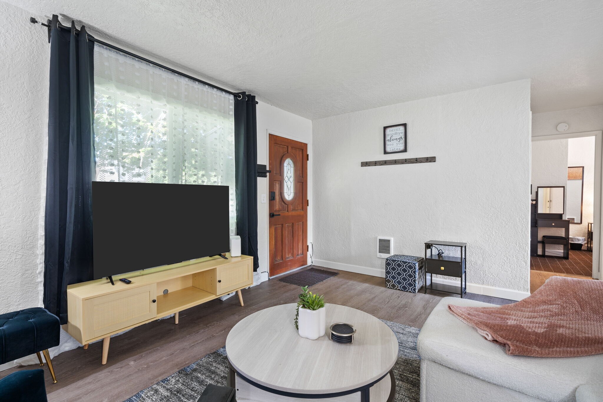 Building Photo - 140 4th St