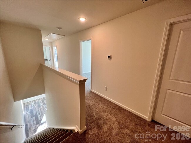 Building Photo - 574 N Broad St