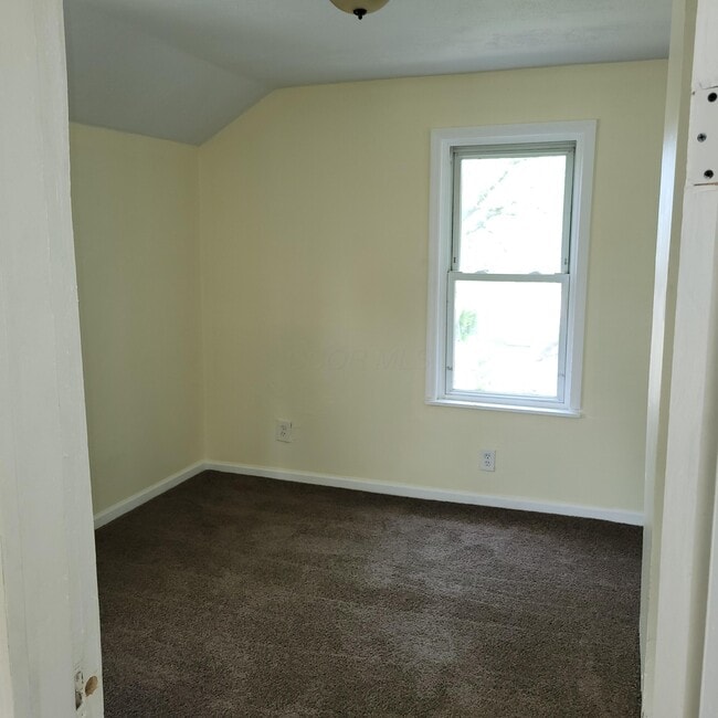 Building Photo - 438 S Powell Ave