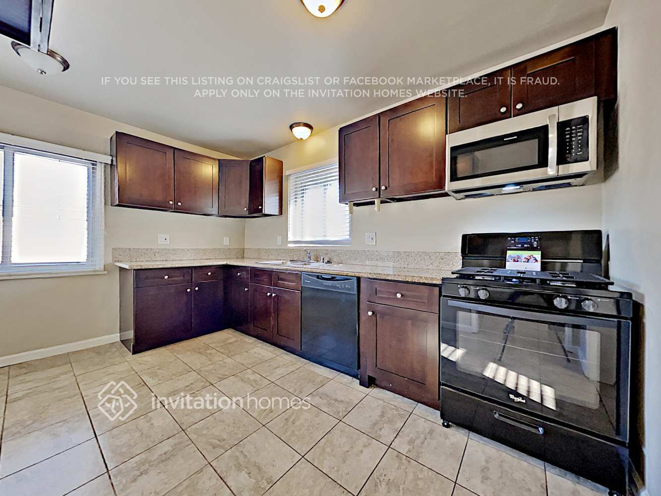 Building Photo - 8712 S 11th Ave