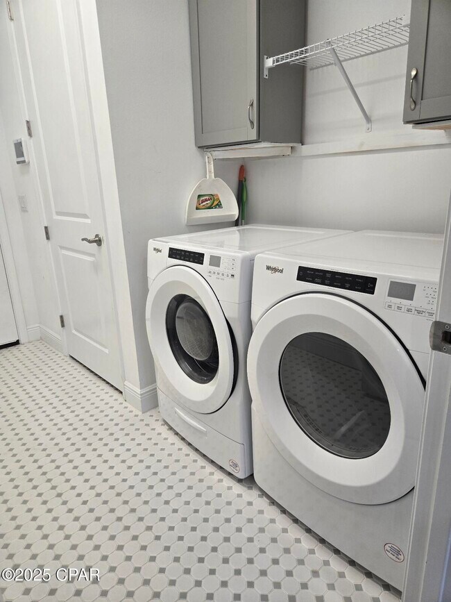 Building Photo - 8703 Conch Shell Ct