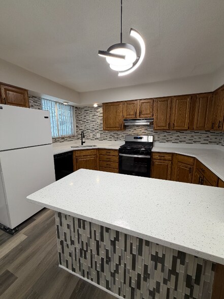 Building Photo - 3011 Peterson St