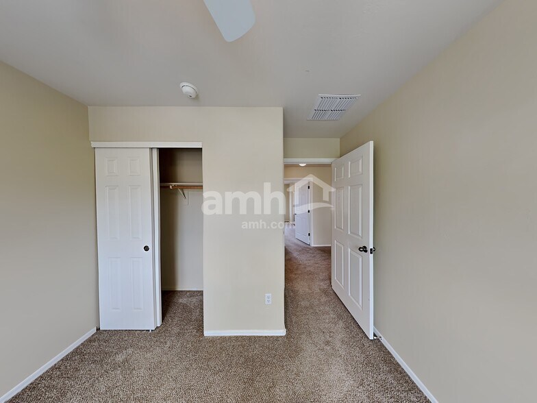 Building Photo - 12951 N Fox Hollow Dr