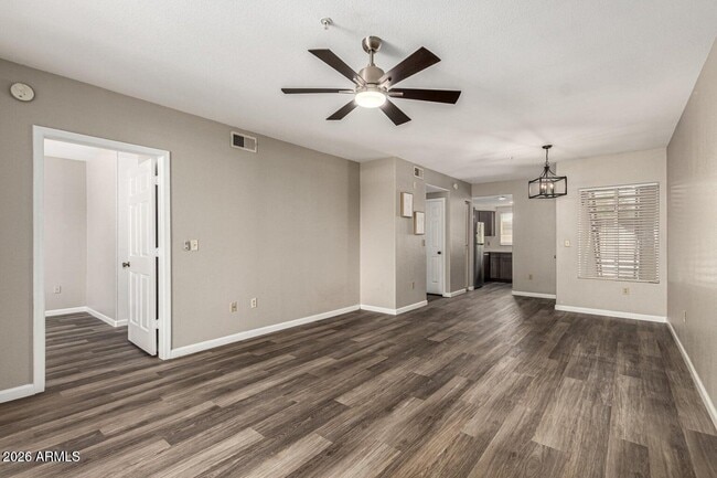 Building Photo - 1825 W Ray Rd