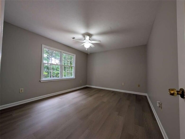 Building Photo - 443 Cricket Ridge Ct