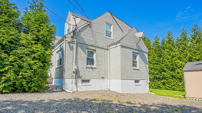 Building Photo - 4070 Madison Ave
