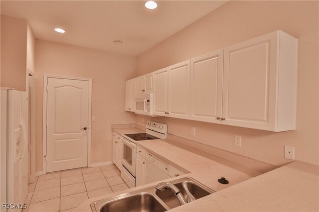 Building Photo - 10231 Tin Maple Dr
