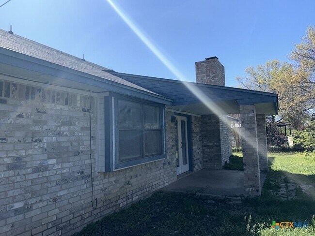 Building Photo - 4804 Shawn Dr