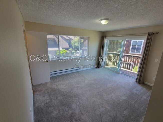 Building Photo - 1506 Parkway Dr