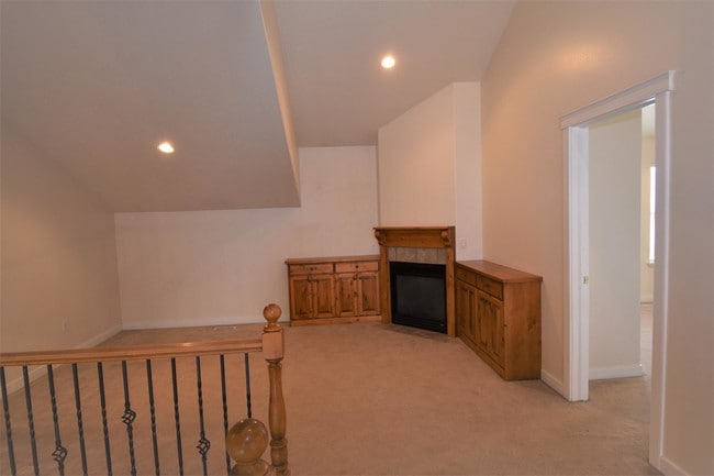 Building Photo - 1040 N 130 W