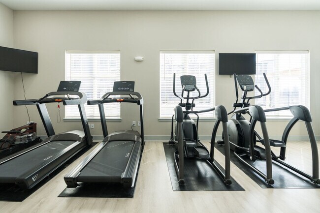 Building Photo - 5825 Sunset Wy