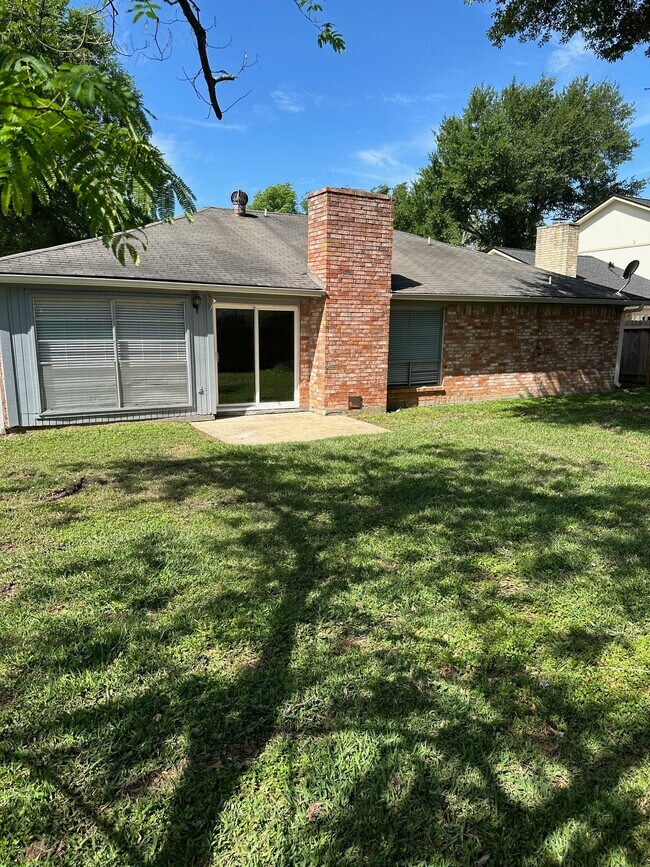 Building Photo - 25402 Sugar Valley Ln