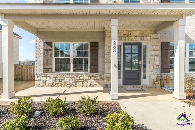 Building Photo - 233 Shoshone Cir