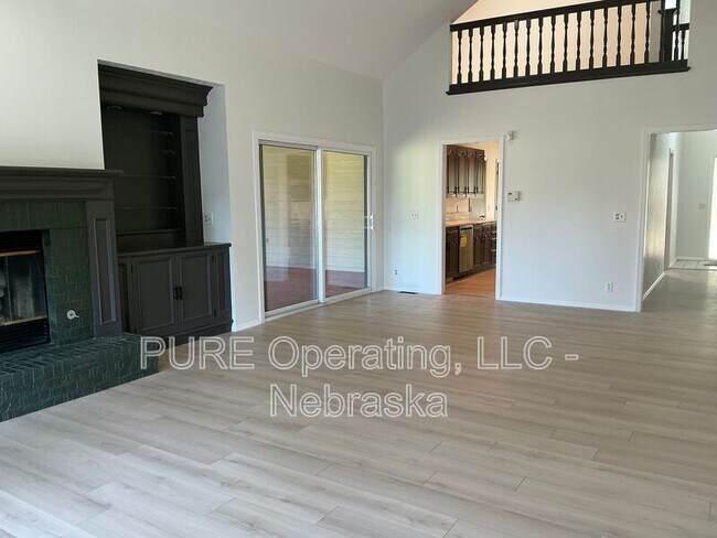 Building Photo - 15527 Mason Cir