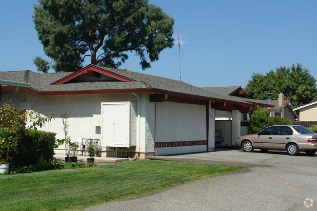 Primary Photo - 861 Canfield Ct