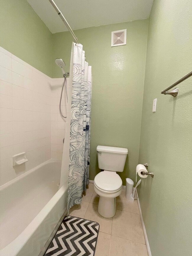 Building Photo - 1521 Spring Gate Dr