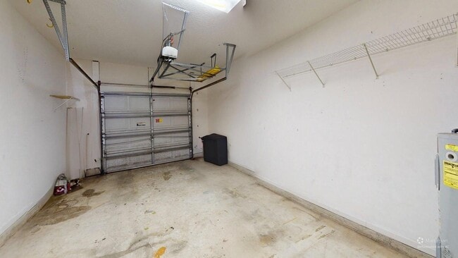 Building Photo - 2 BR 2 BA  TOWNHOME  -    Southern Creek S...