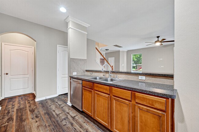 Building Photo - 5403 Canyon Hollow Dr