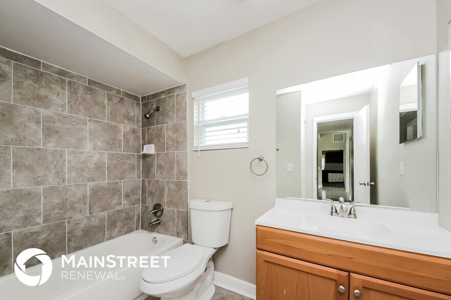 Building Photo - 713 E Flag Way