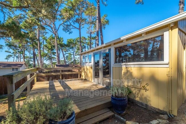 Building Photo - 24736 Dolores St