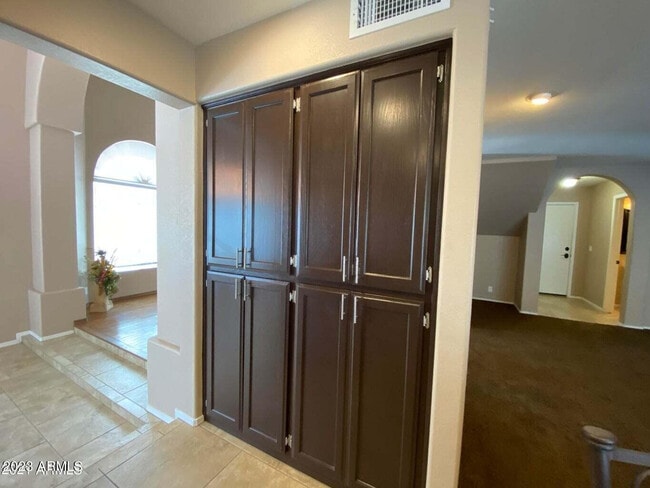 Building Photo - 1406 W Lake Mirage Ct