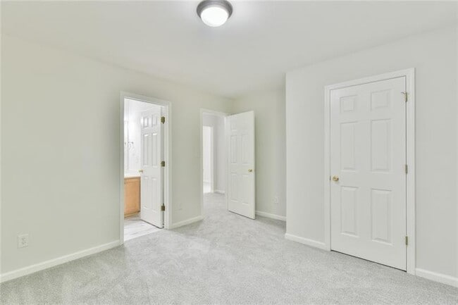 Building Photo - 2694 Winslow Ridge Dr NE